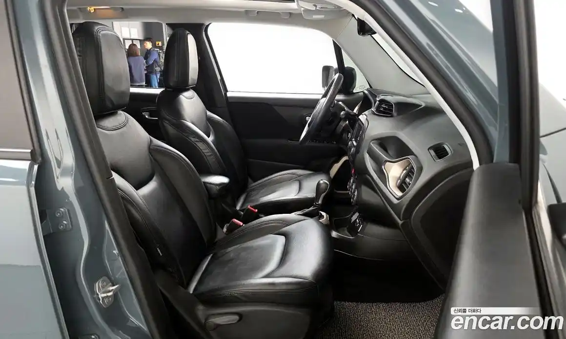 Jeep Renegade 2016 2.4 гидро в Москве № 1198575, фото 10