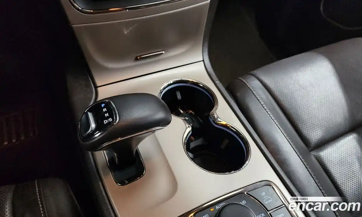 Jeep Cherokee 2014 3.0 гидро в Москве № 1198621, фото 9