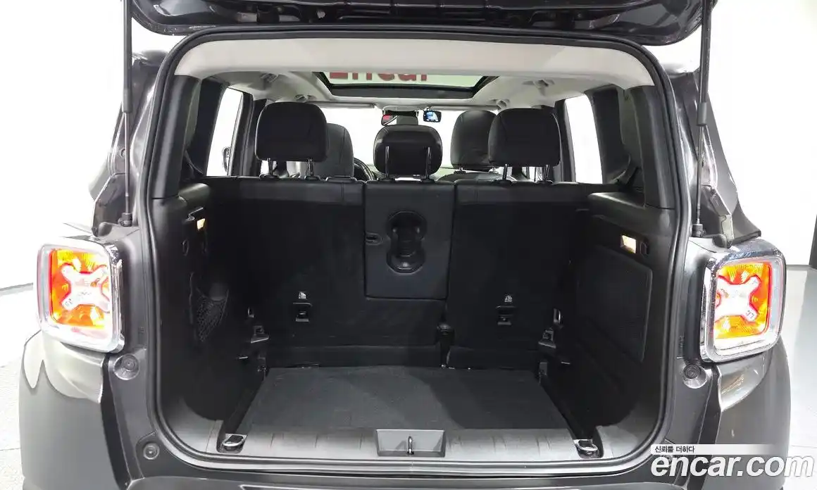 Jeep Renegade 2017 2.0 гидро в Москве № 1198639, фото 19