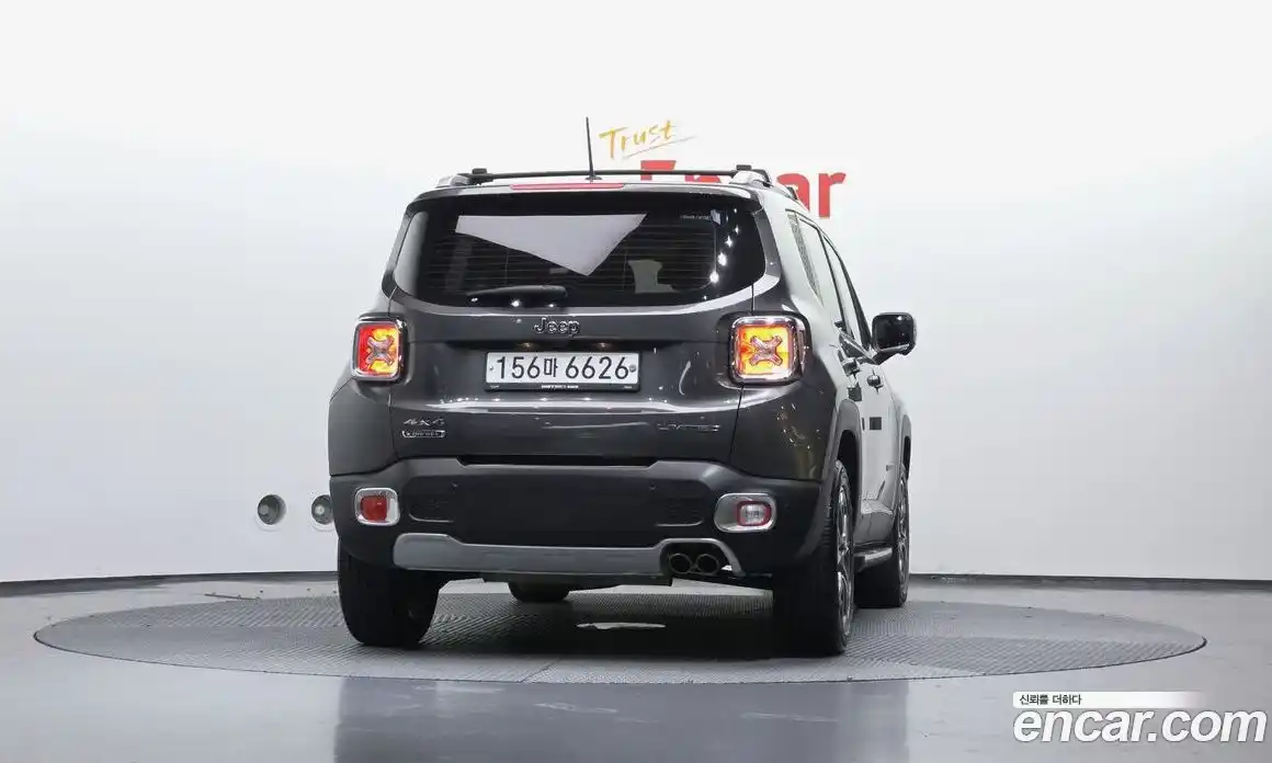 Jeep Renegade 2017 2.0 гидро в Москве № 1198639, фото 3