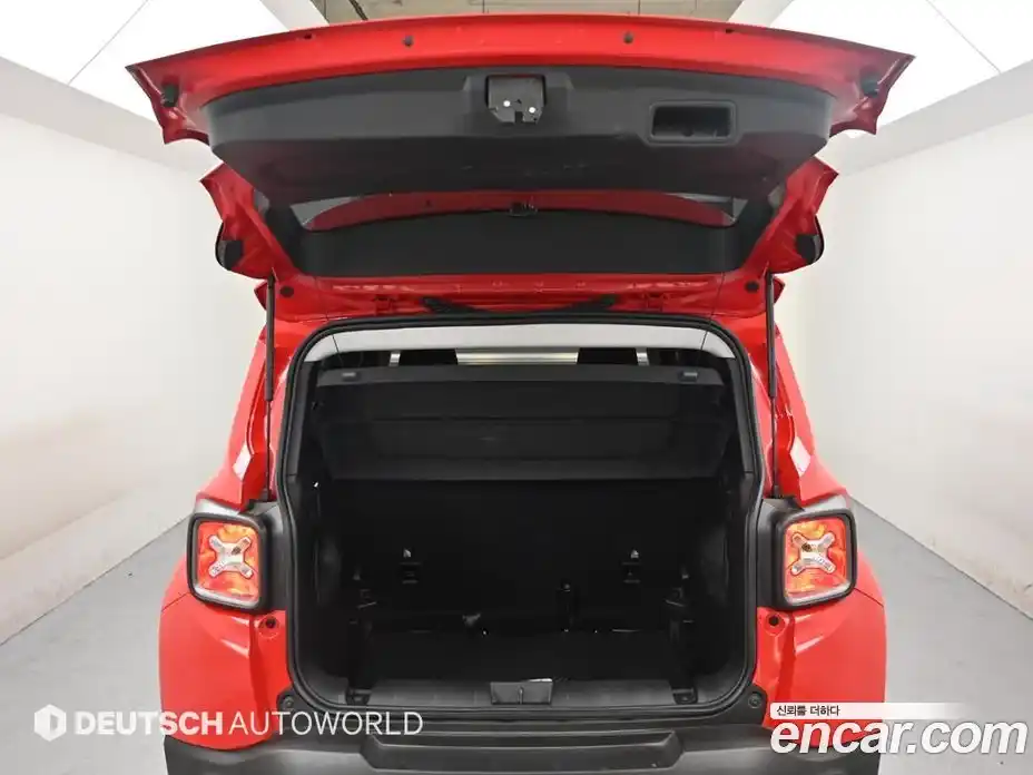 Jeep Renegade 2019 2.4 гидро в Москве № 1198731, фото 19