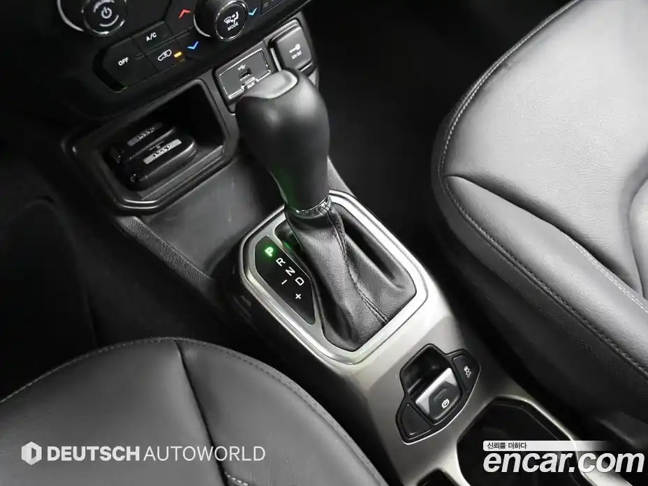 Jeep Renegade 2019 2.4 гидро в Москве № 1198731, фото 9