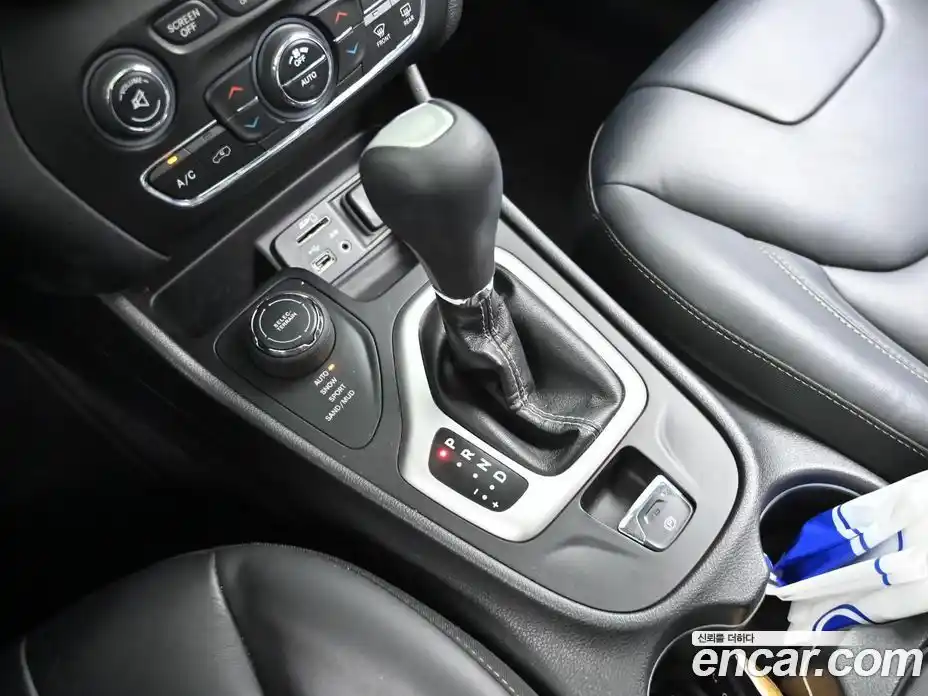 Jeep Cherokee 2017 2.2 гидро в Москве № 1198771, фото 9