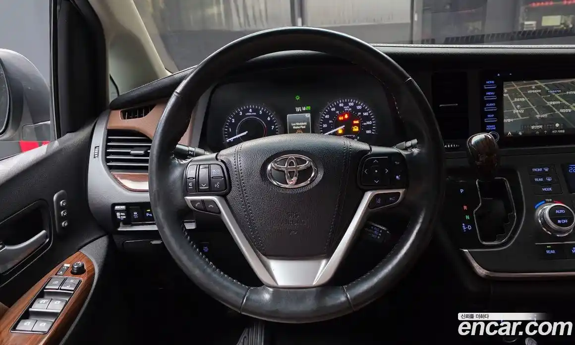 Toyota Sienna 2018 3.5 гидро в Москве № 1198861, фото 13