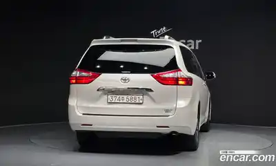 Toyota Sienna 2018 3.5 гидро в Москве № 1198861, миниатюра 4
