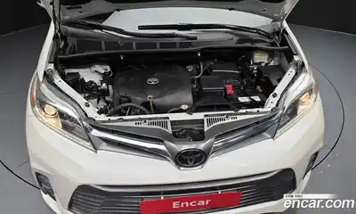 Toyota Sienna 2018 3.5 гидро в Москве № 1198861, миниатюра 6