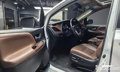 Toyota Sienna 2018 3.5 гидро в Москве № 1198861, миниатюра 10