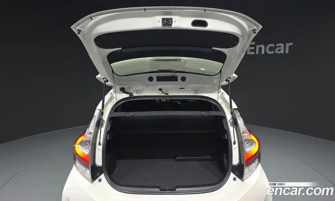 Toyota Prius 2019 1.5 гидро в Москве № 1198866, фото 20