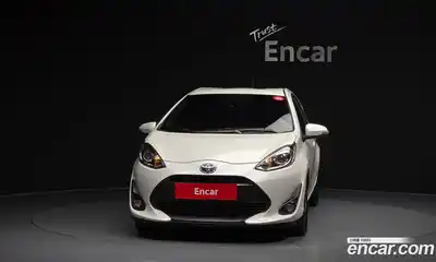 Toyota Prius 2019 1.5 гидро в Москве № 1198866, миниатюра 3