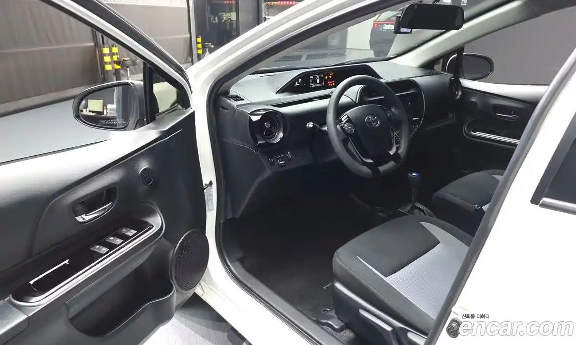 Toyota Prius 2019 1.5 гидро в Москве № 1198866, фото 10
