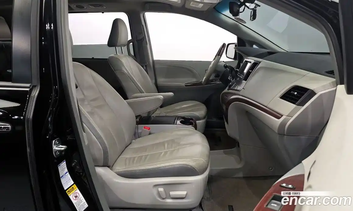 Toyota Sienna 2014 3.5 гидро в Москве № 1198885, фото 11
