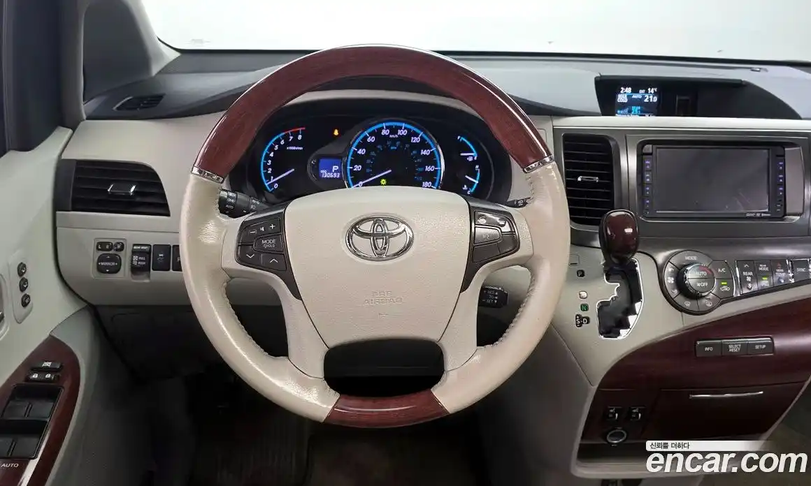 Toyota Sienna 2014 3.5 гидро в Москве № 1198885, фото 13
