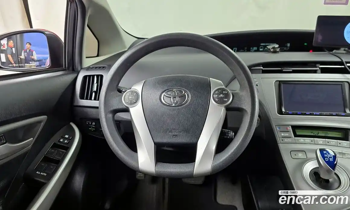 Toyota Prius 2014 1.8 гидро в Москве № 1198892, фото 13