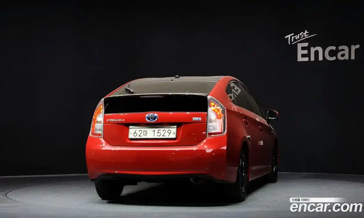 Toyota Prius 2014 1.8 гидро в Москве № 1198892, фото 4