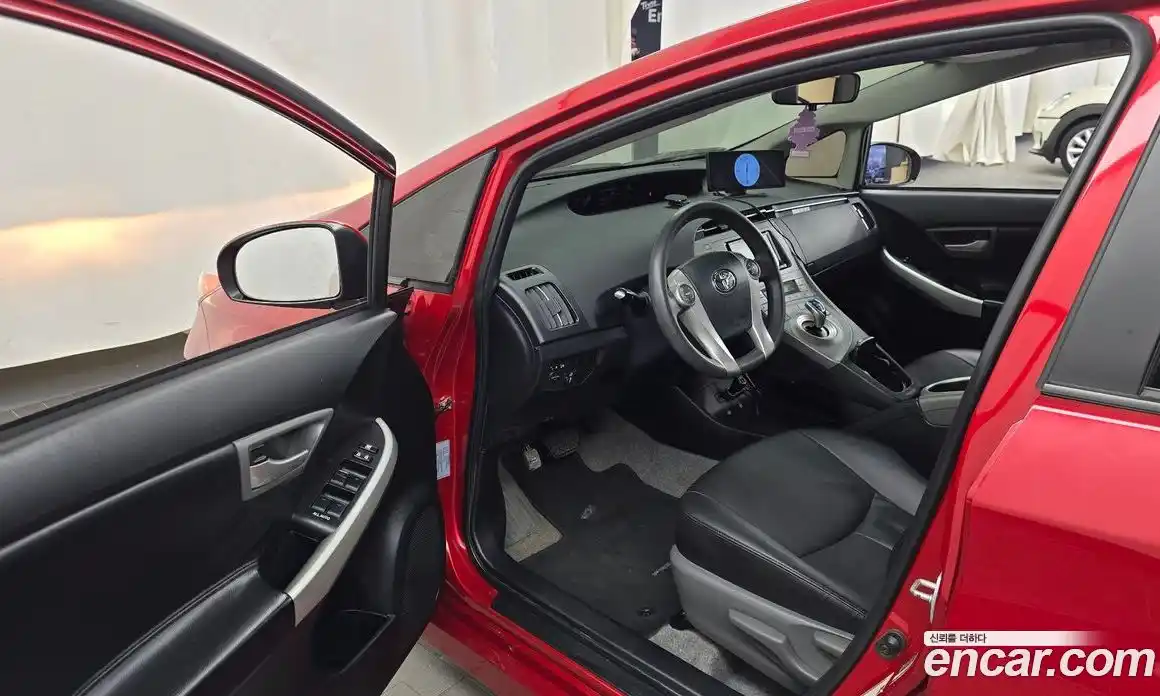 Toyota Prius 2014 1.8 гидро в Москве № 1198892, фото 10