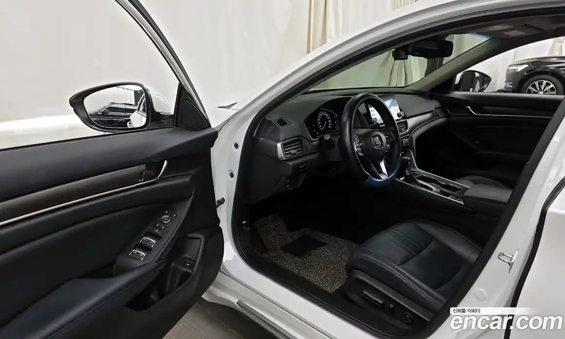 Honda Accord 2018 1.5 гидро в Москве № 1199017, фото 10