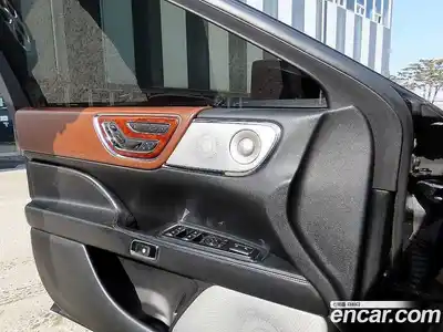 Lincoln Continental 2017 3.0 гидро в Москве № 1199631, миниатюра 11