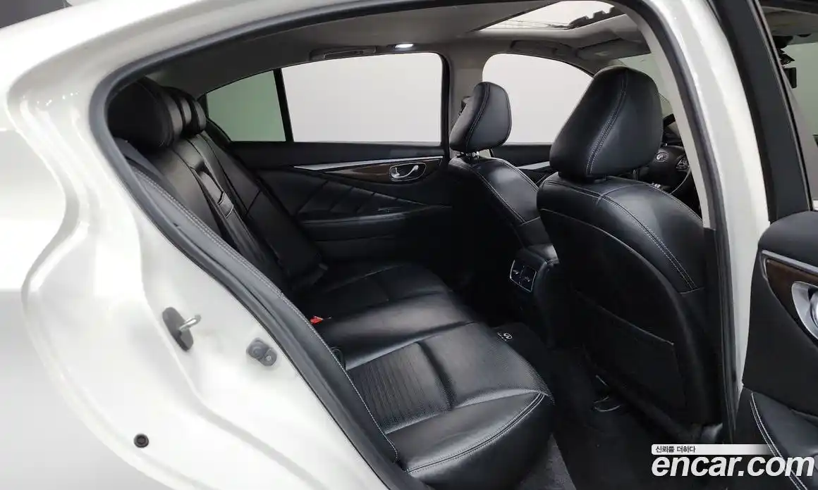 Infiniti Q50 2015 3.5 гидро в Москве № 1199958, фото 12
