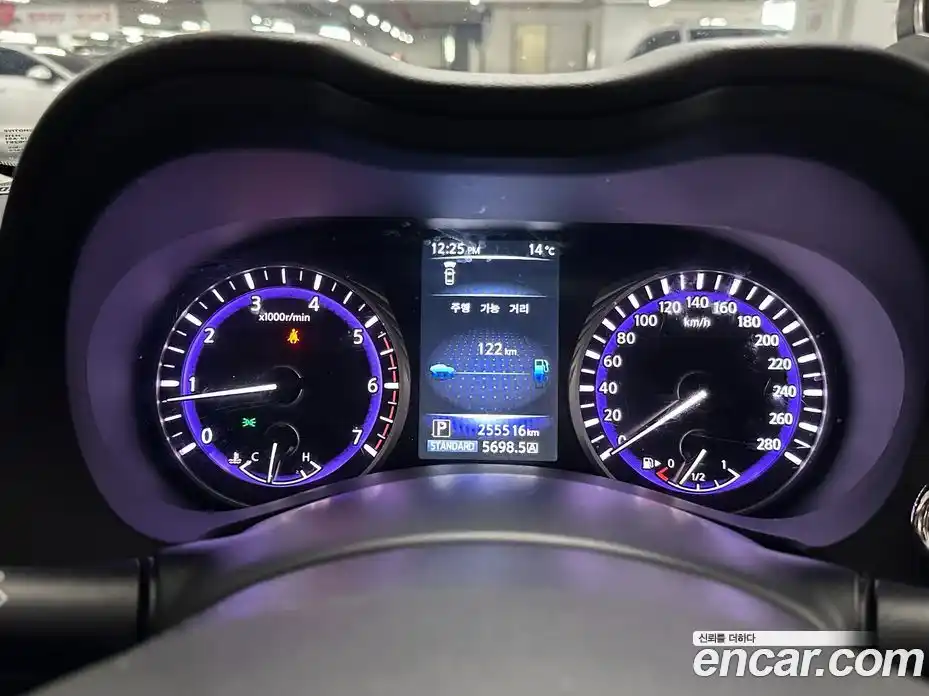 Infiniti Q50 2015 2.1 гидро в Москве № 1200017, фото 11