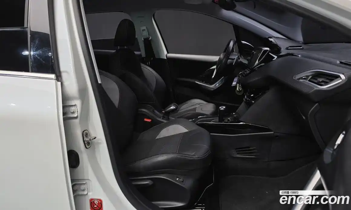 Peugeot 2008 2015 1.6 гидро в Москве № 1200130, фото 11