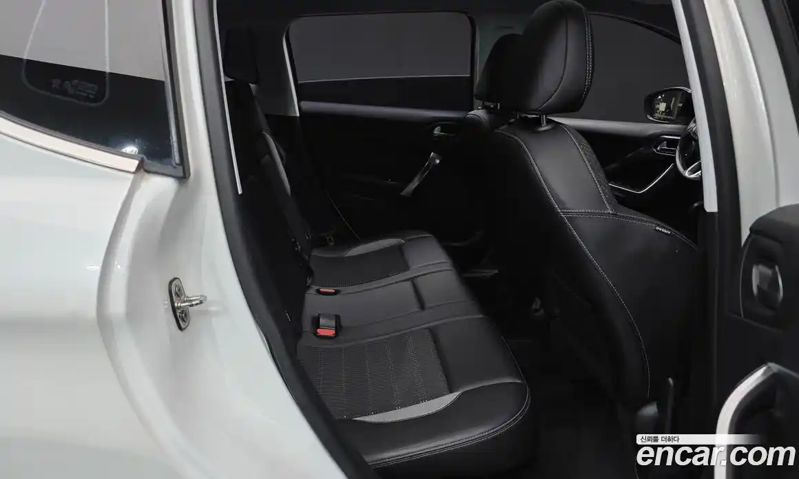 Peugeot 2008 2015 1.6 гидро в Москве № 1200130, фото 12