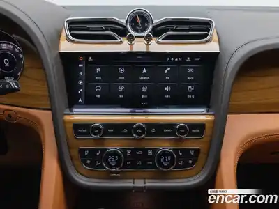 Bentley Bentayga 2025 4.0 гидро в Москве № 1200408, миниатюра 11