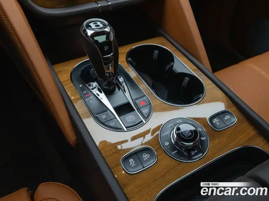 Bentley Bentayga 2025 4.0 гидро в Москве № 1200408, фото 15