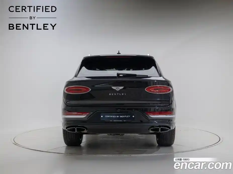 Bentley Bentayga 2025 4.0 гидро в Москве № 1200408, фото 3