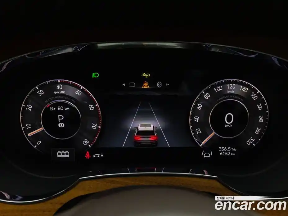 Bentley Bentayga 2025 4.0 гидро в Москве № 1200408, фото 7