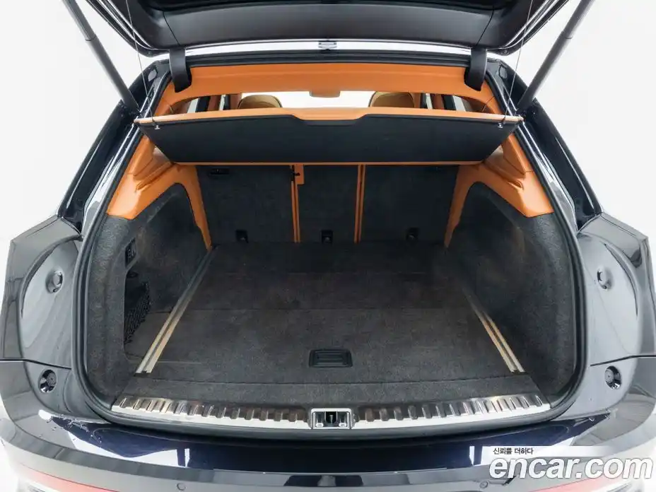 Bentley Bentayga 2025 4.0 гидро в Москве № 1200408, фото 9