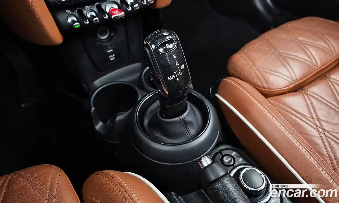 Mini Cooper Convertible 2022 2.0 гидро в Москве № 210997, фото 9