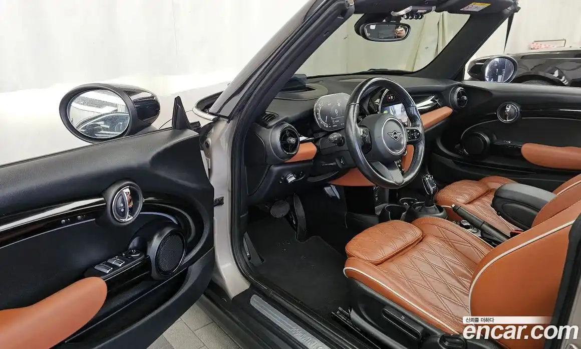 Mini Cooper Convertible 2022 2.0 гидро в Москве № 210997, фото 10