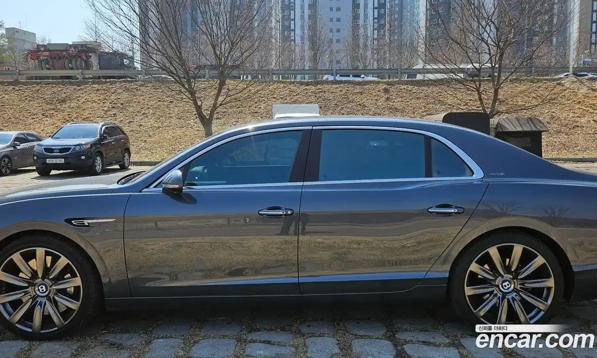 Bentley Flying Spur 2014 6.0 гидро в Москве № 387299, фото 3