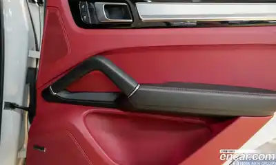 Porsche Cayenne 2023 3.0 гидро в Москве № 1070642, миниатюра 9