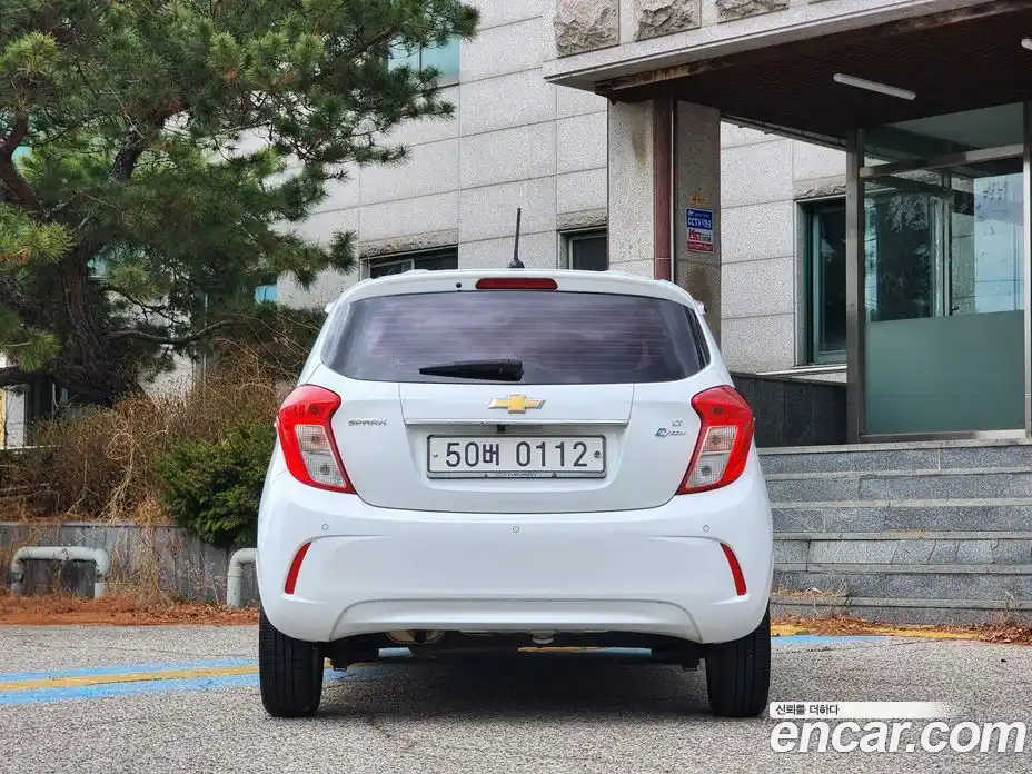 Chevrolet Spark 2016 1.0 Автомат в Москве № 1190433, фото 3