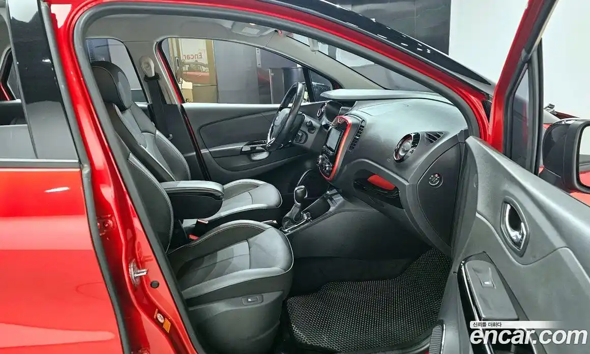 Renault QM3 2017 1.5 гидро в Москве № 1190930, фото 10