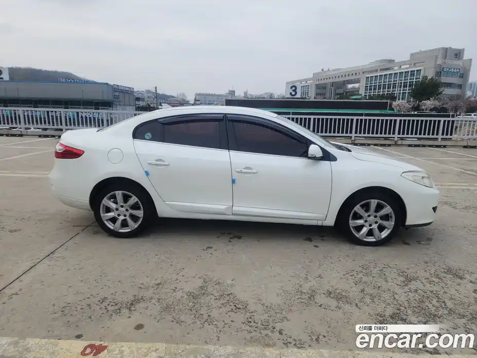Renault SM3 2010 1.6 гидро в Москве № 1191453, фото 18
