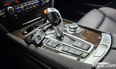 BMW 7-Series 2012 4.4 Автомат в Москве № 1193366, миниатюра 9