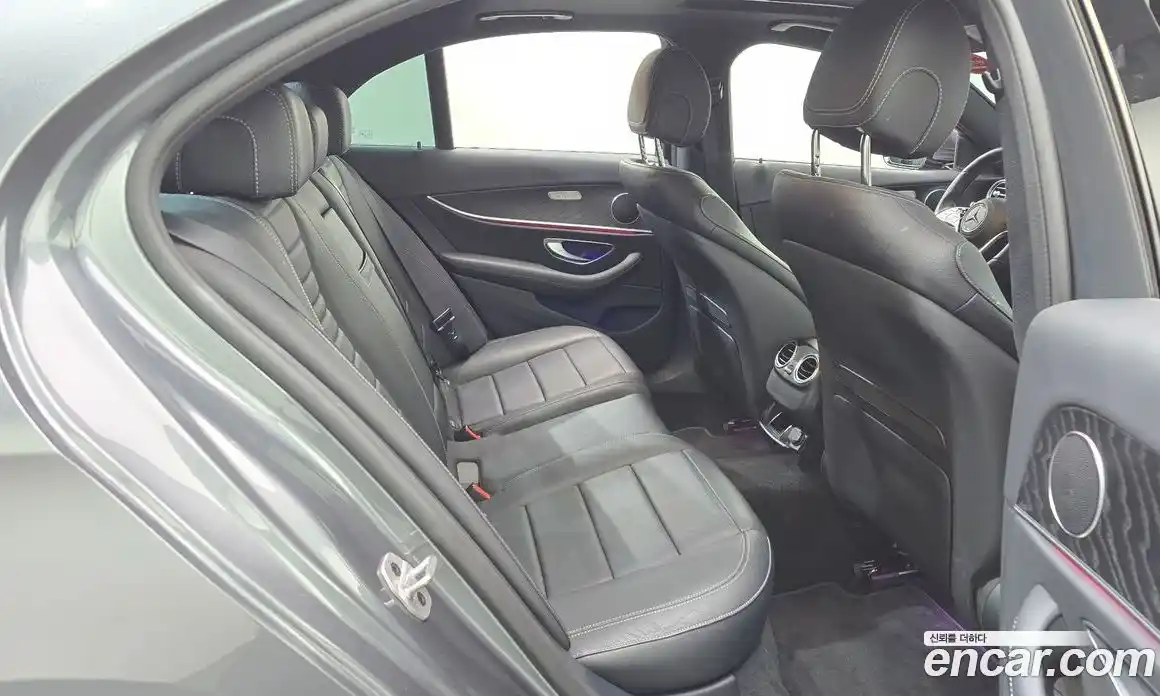 Mercedes-Benz E-Class 2023 2.0 гидро в Москве, фото 12