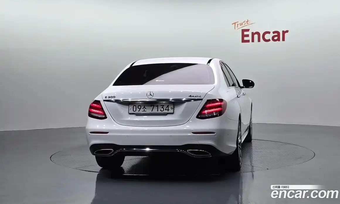 Mercedes-Benz E-Class 2018 2.0 гидро в Москве, фото 4