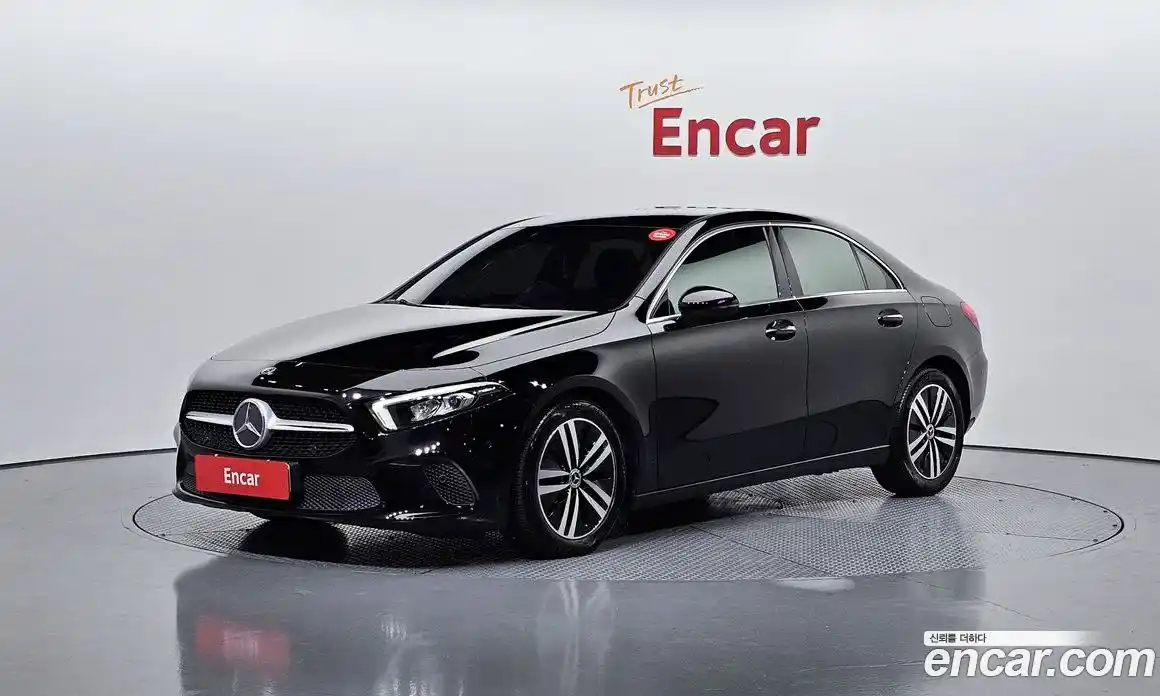 Mercedes-Benz A-Class 2021 1.9 Автомат в Москве № 1194392, фото 1