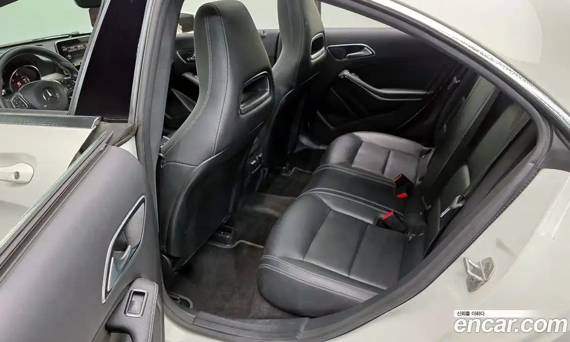 Mercedes-Benz CLA-Class 2017 2.0 Автомат в Москве № 1194705, фото 12