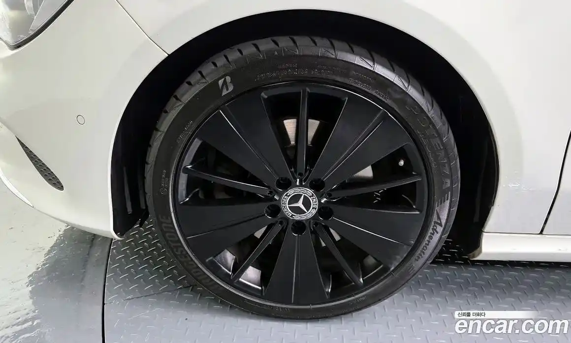 Mercedes-Benz CLA-Class 2017 2.0 Автомат в Москве № 1194705, фото 5