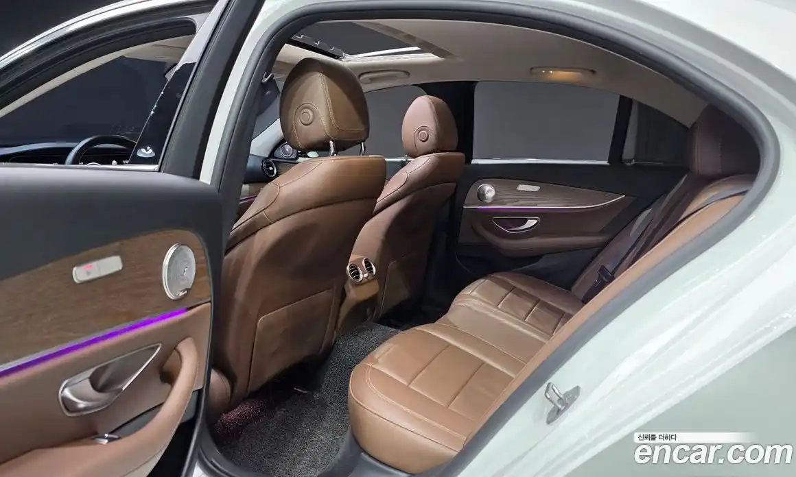 Mercedes-Benz E-Class 2018 2.0 Автомат в Москве № 1194784, фото 12