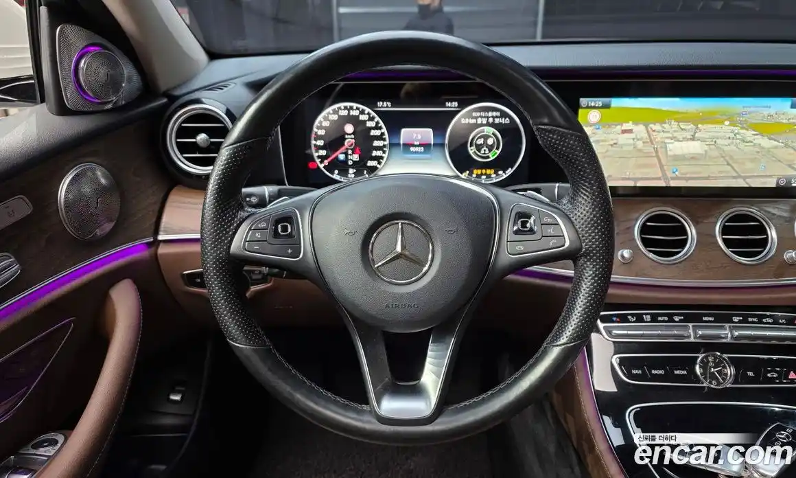 Mercedes-Benz E-Class 2018 2.0 Автомат в Москве № 1194784, фото 13