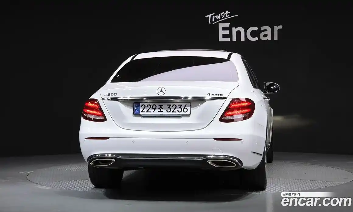 Mercedes-Benz E-Class 2018 2.0 Автомат в Москве № 1194784, фото 4