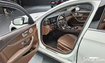 Mercedes-Benz E-Class 2020 2.0 Автомат в Москве № 1194794, миниатюра 11