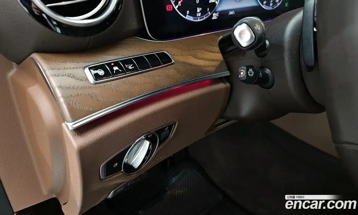 Mercedes-Benz E-Class 2020 2.0 Автомат в Москве № 1194794, фото 16