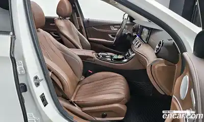 Mercedes-Benz E-Class 2020 2.0 Автомат в Москве № 1194794, миниатюра 10