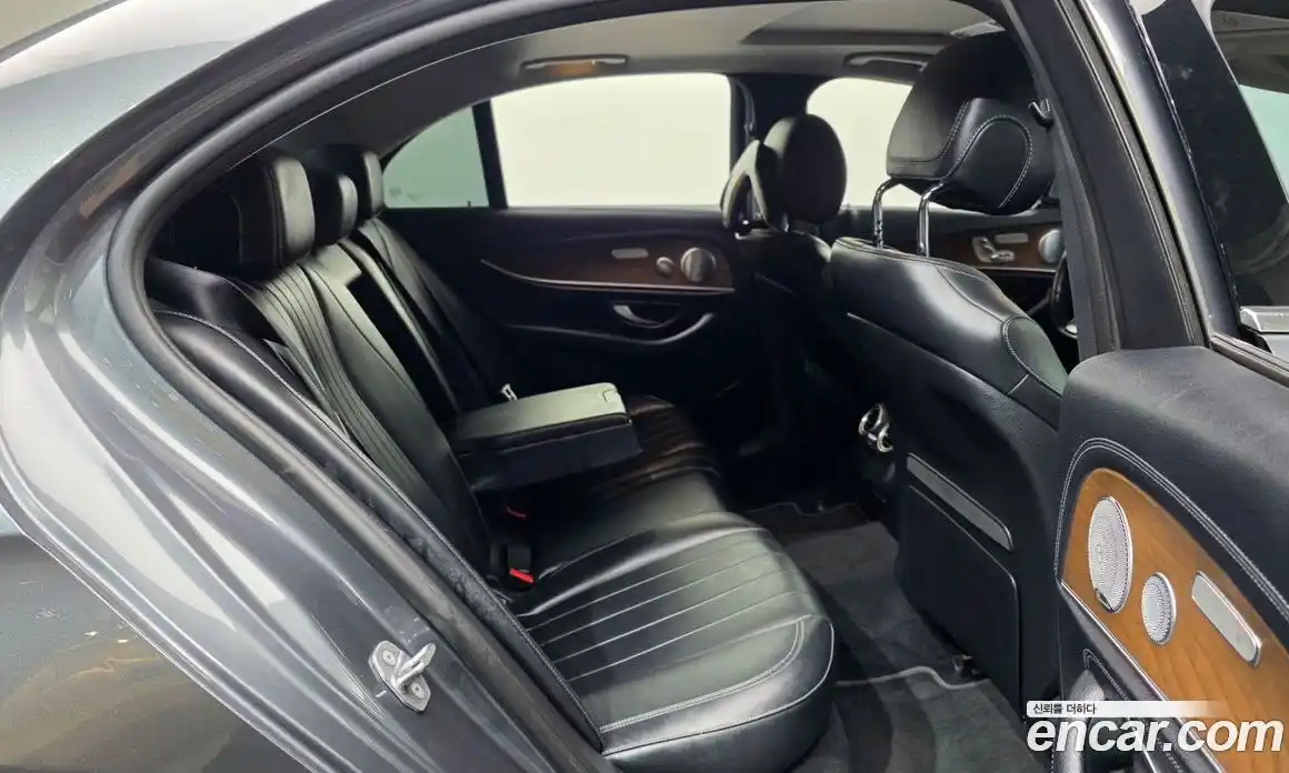 Mercedes-Benz E-Class 2018 2.0 Автомат в Москве № 1194846, фото 11